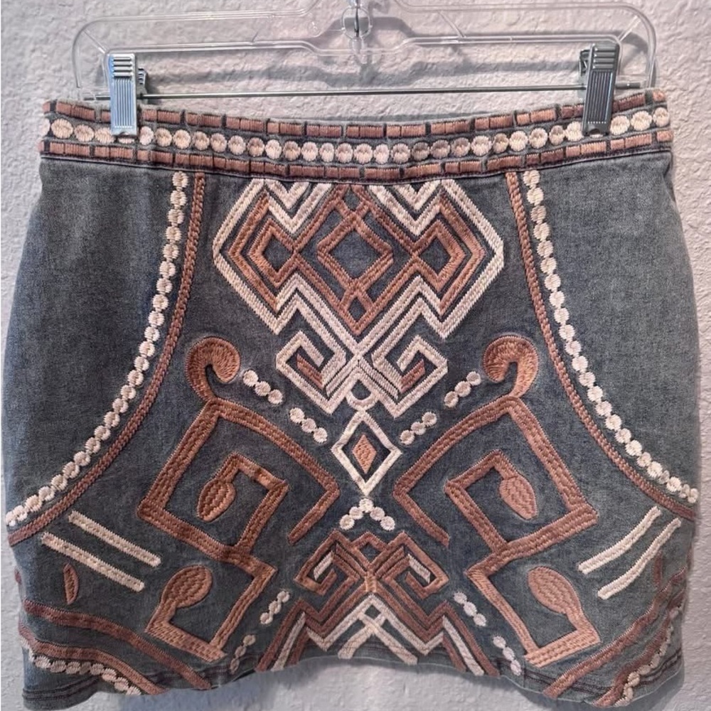 Savanna Jane Blue Embroidered Geo Mini Skirt with Tan & White Accents - Picture 4 of 4